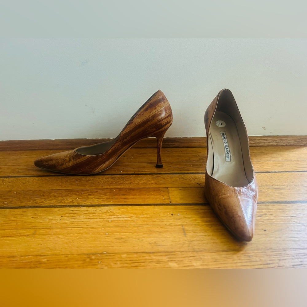 Vintage Manolo Blahnik heels pumps shoes tan 39